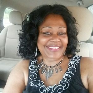 Meet your Posher, Cynthia